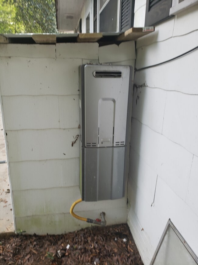 Building Photo - 1007 W Moore St