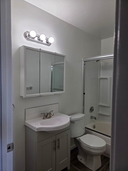 Building Photo - 25684 Spring Dr