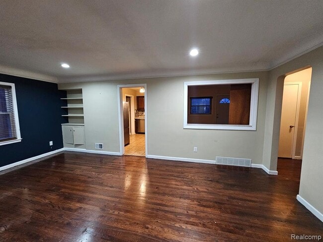 Building Photo - 1501 Silvery Ln