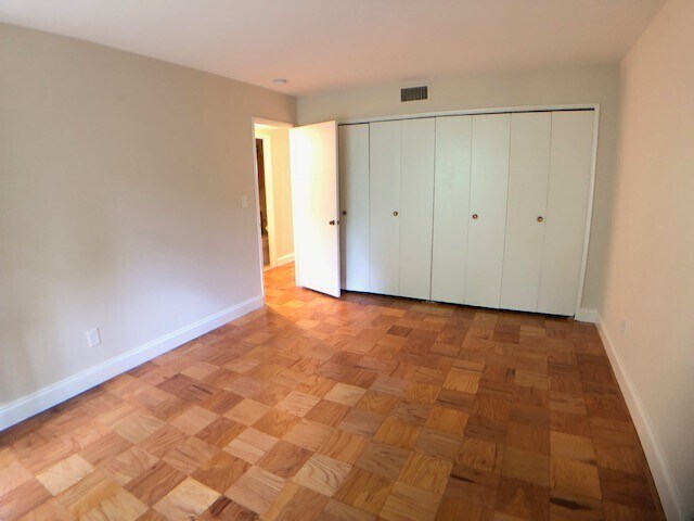 Building Photo - Fully remodeled 2 BR 1BA in Bethesda. Gas and water included.  Pets ok.