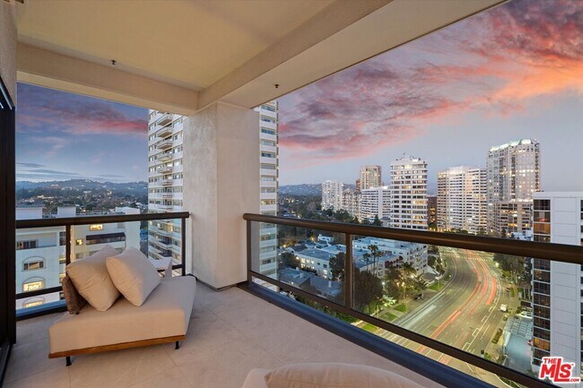 Building Photo - 10724 Wilshire Blvd