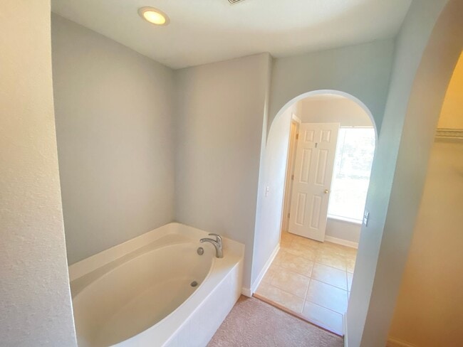 Building Photo - 14138 Econ Woods Ln