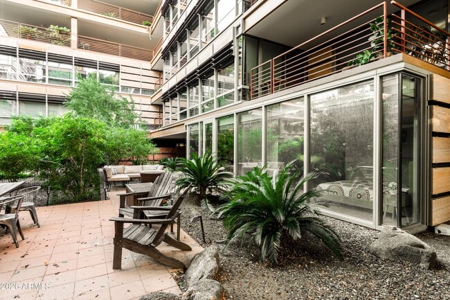 Building Photo - 7137 E Rancho Vista Dr