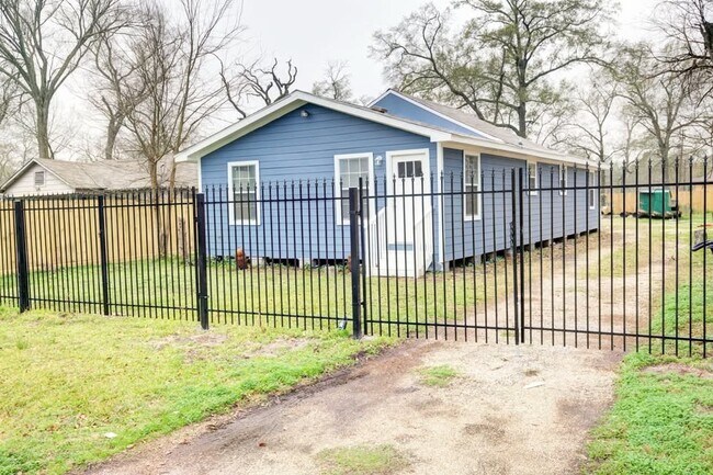 Building Photo - 8627 Wileyvale Rd