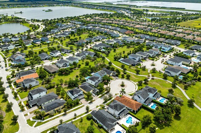 Building Photo - 924 Deer Hvn Dr