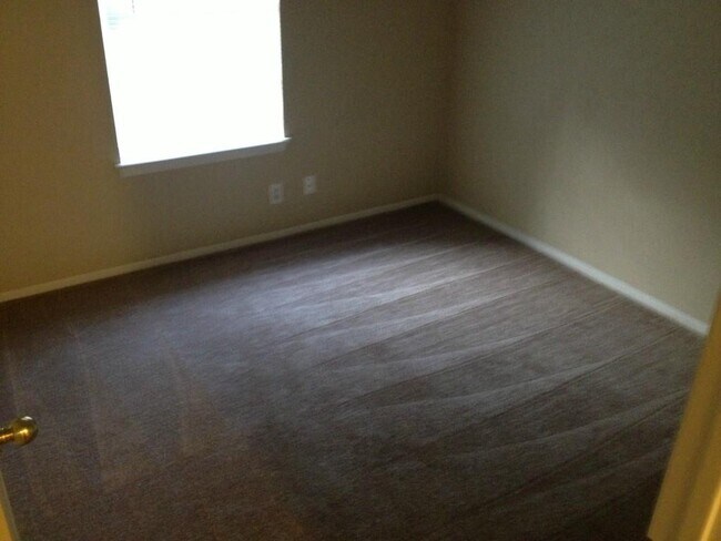 Building Photo - 7100 Meadow Run