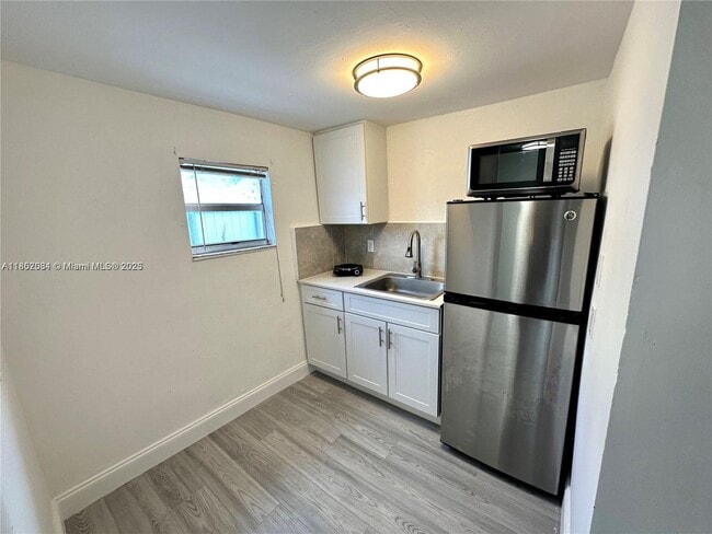 Primary Photo - 341 NW 61st Ave
