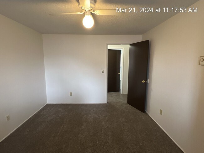 Building Photo - OWN880
