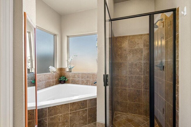 Building Photo - 5905 Speyside Dr