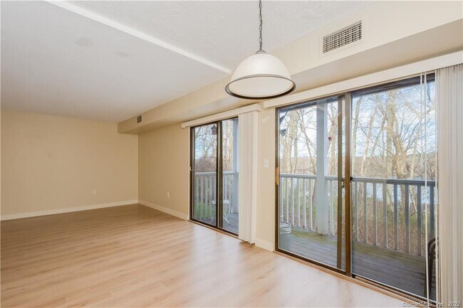 Building Photo - 57 Brookwood Dr