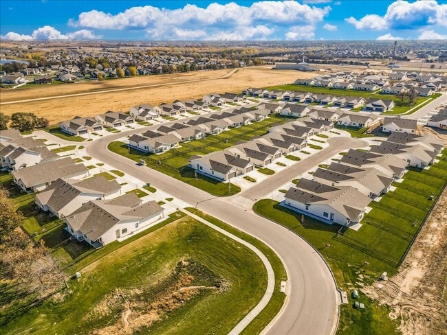 Building Photo - Edgewater Villas-Maxwell Plan