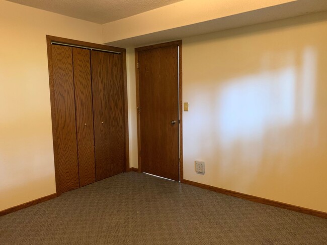 Building Photo - 3303 Eddy Ln