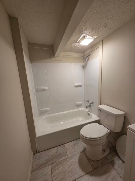 Building Photo - 35 Main St