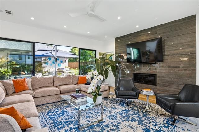 Building Photo - 9733 Mixon Dr