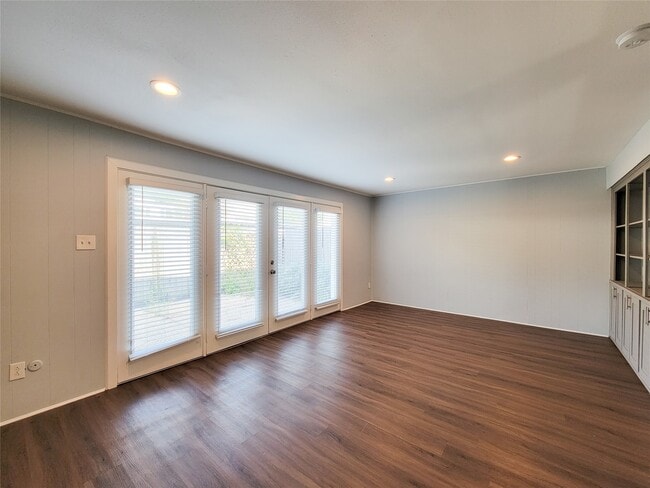 Building Photo - 13168 Trail Hollow Dr