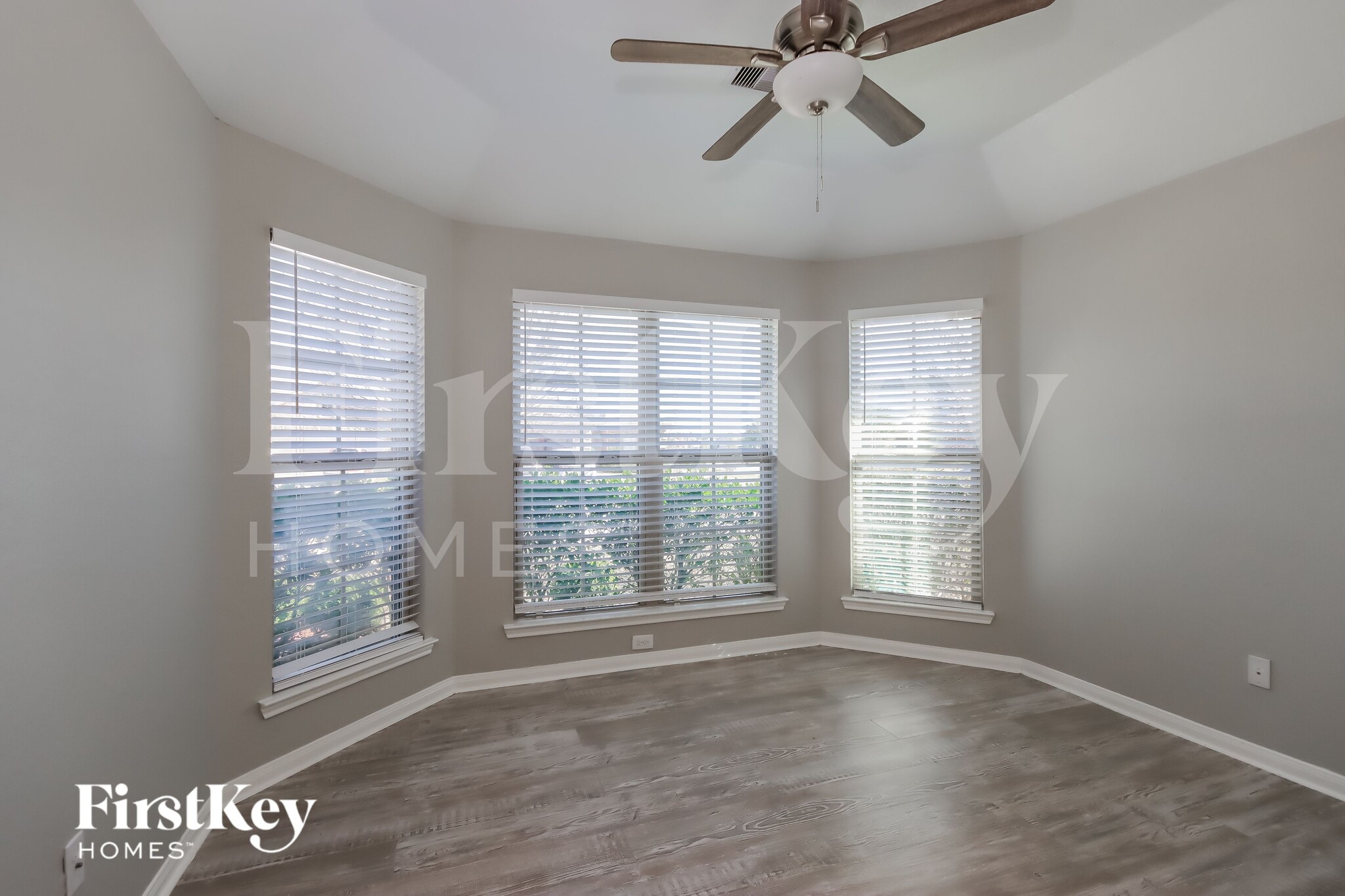 Building Photo - 240 Country Crossing Cir