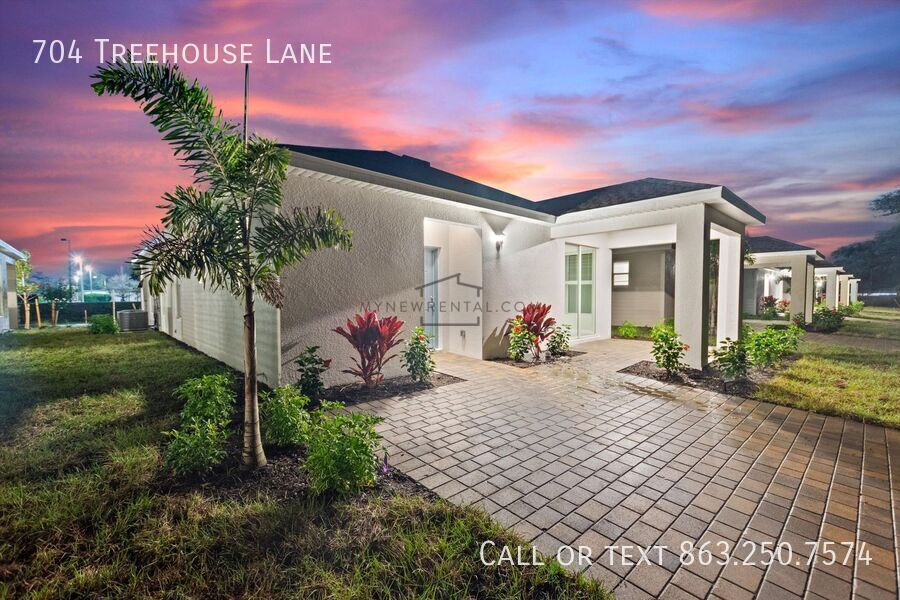 Building Photo - 704 Treehouse Ln