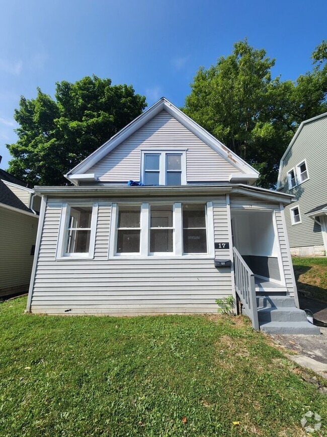 Building Photo - Three Bedroom Single Family Home!