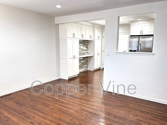 Building Photo - 7871 Yates St