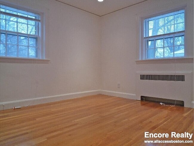 Building Photo - 75 Wyman St