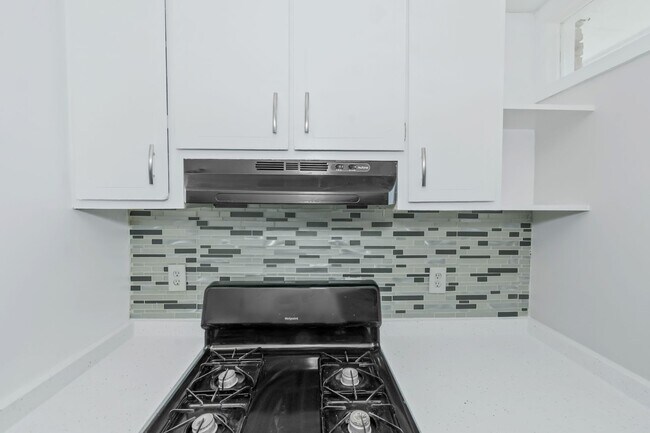 Building Photo - Don’t Miss Out! Look, Lease, and Live Specials EXTENDED to January 31st!