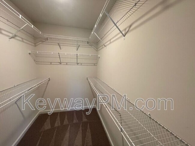 Building Photo - 6058 High Top Ln