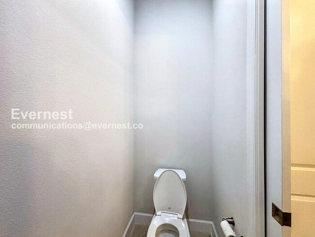 Building Photo - 13873 Benavente Ave