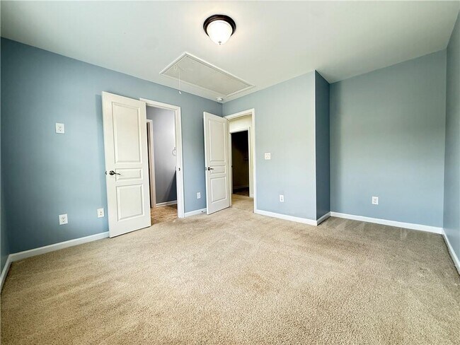 Building Photo - 279 Pendergast Dr SW