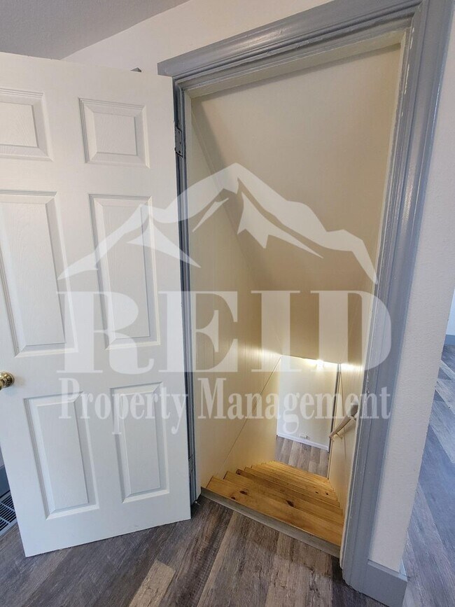 Building Photo - Centrally Located Bremerton Home With Partial View of Sinclair Inlet from Deck