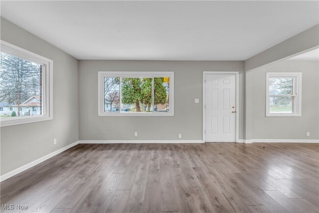 Building Photo - 1092 Peerless Ave