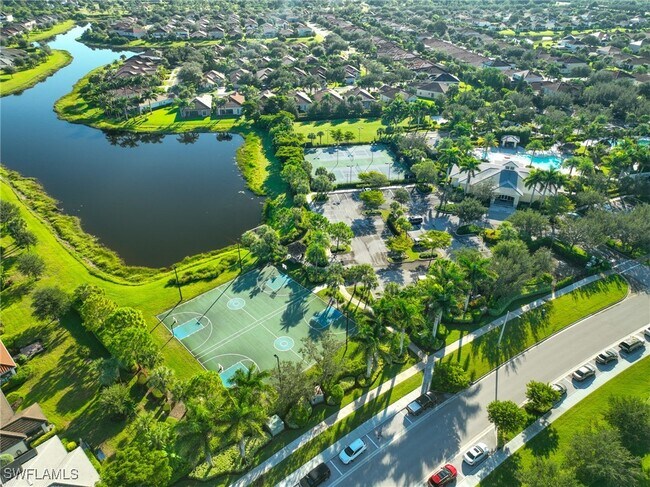 Building Photo - 2029 Fairmont Ln