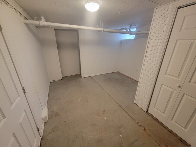 Building Photo - 12 Division St