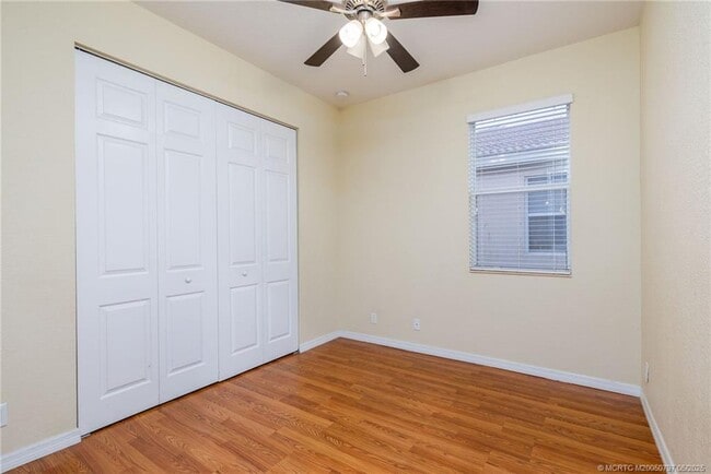 Building Photo - 979 NW Leonardo Cir
