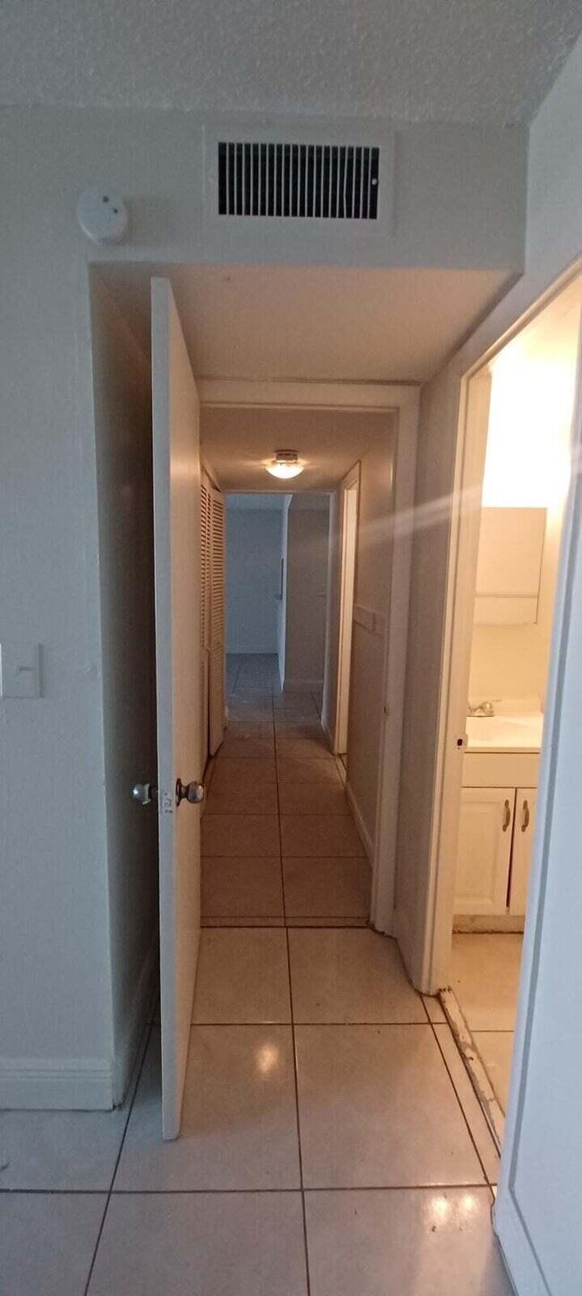 Building Photo - 488 NW 165th St