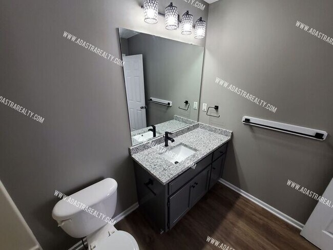 Building Photo - Gorgeous Modern Shawnee Townhome!! So much...