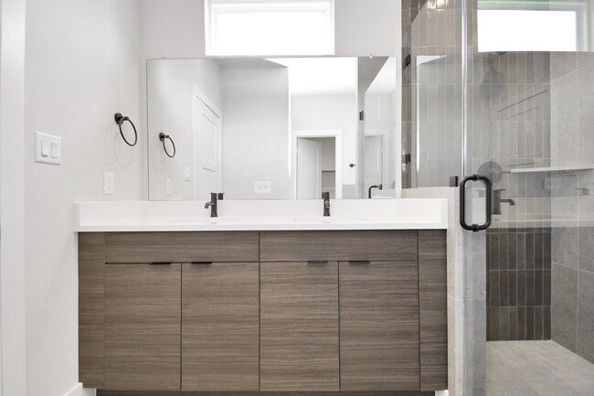 Building Photo - 311 Charlock St