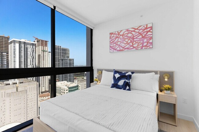 Building Photo - 225 N Miami Ave