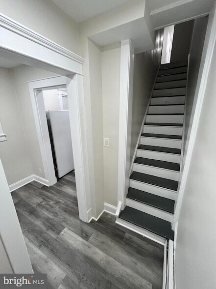 Building Photo - 28 Victoria Ave