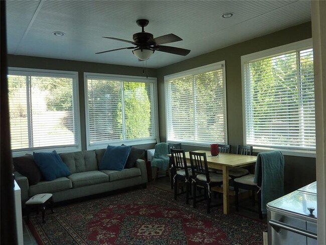 Building Photo - 3330 Gables Ct