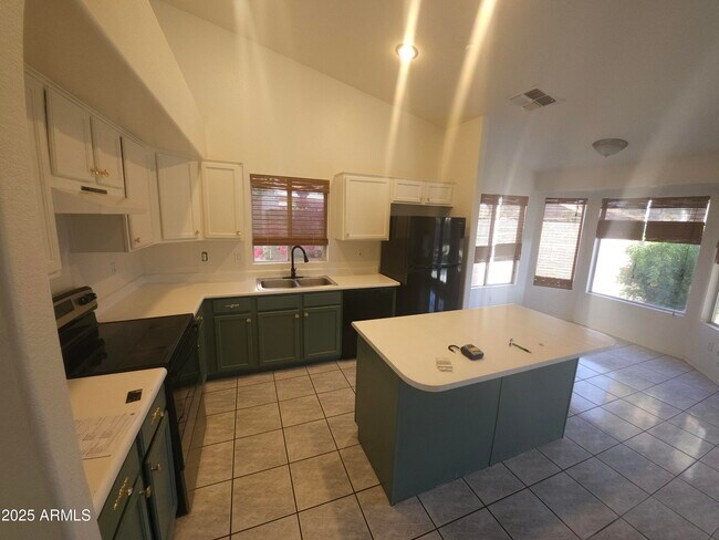 Building Photo - 1321 W Butler Dr