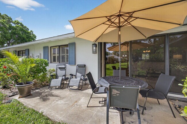 Building Photo - 119 Club Dr