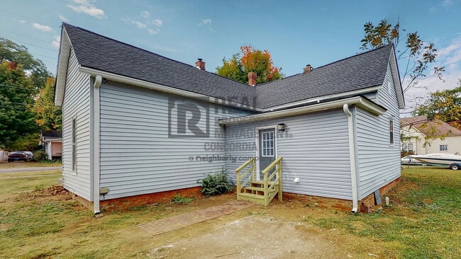 Building Photo - 112 High St