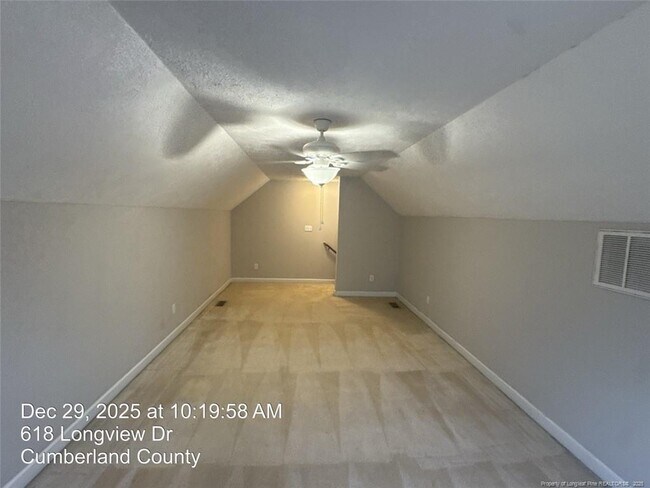 Building Photo - 618 Longview Dr