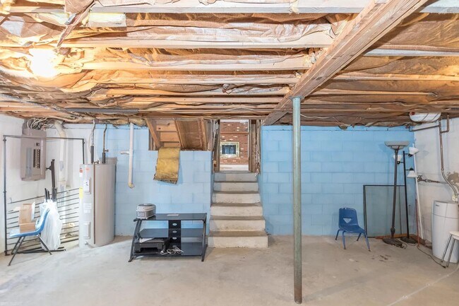 enter the basement from the family room - 1105 Golfview Dr