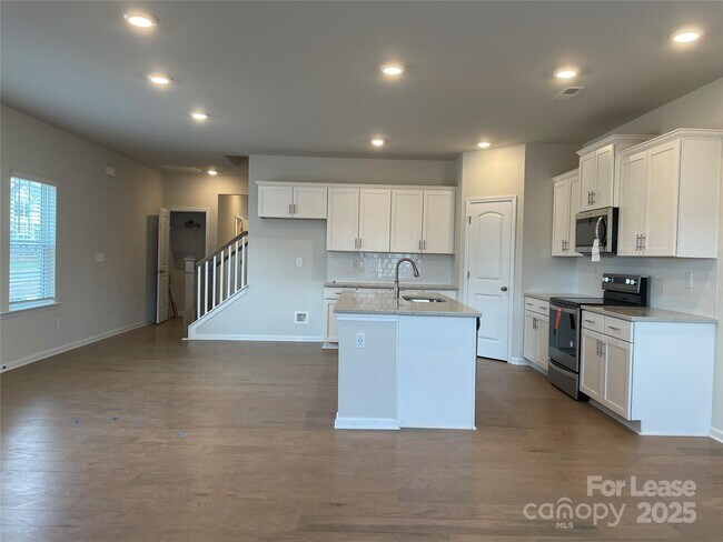 Building Photo - 403 Wescott St