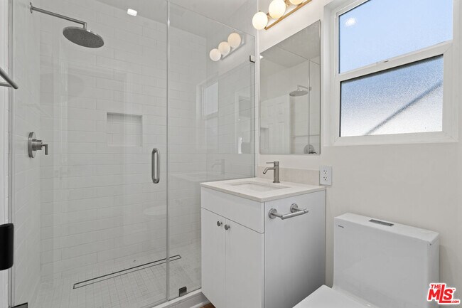 Building Photo - 420 S Sepulveda Blvd