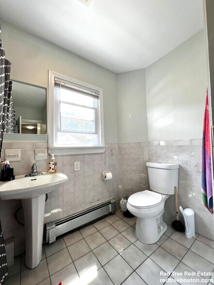 Building Photo - 479 High St