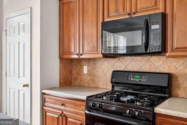 Building Photo - 438 Tioram Ln SE