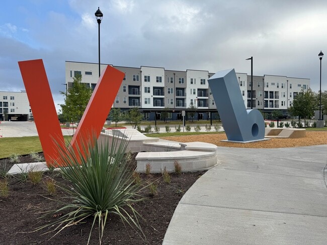 Building Photo - ThreeTwenty at the Vybe