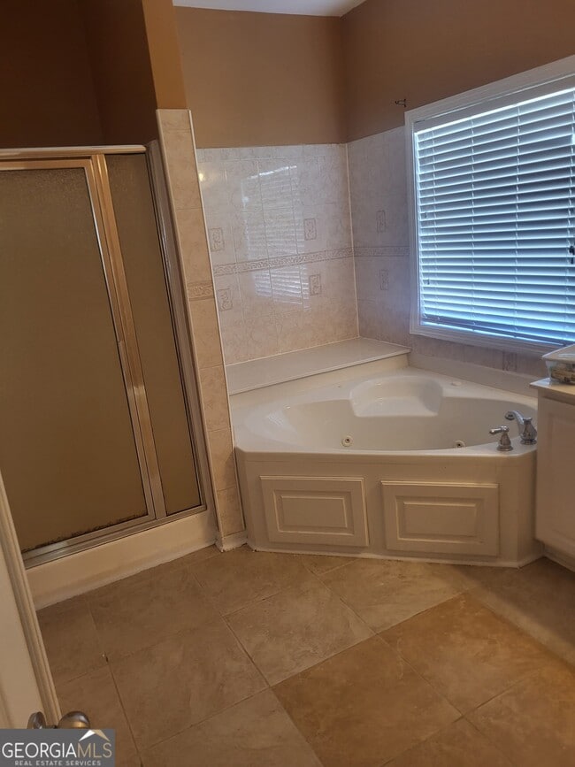 Building Photo - 6337 Windy Ridge Way